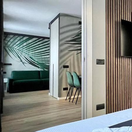 Prestige Duomo Apartment - Lake Como Eksteriør billede