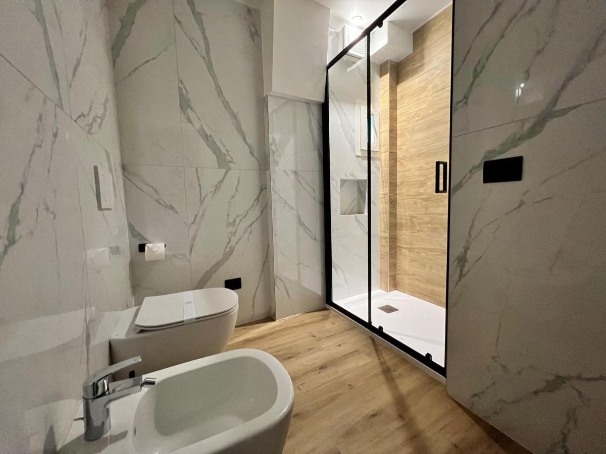 Prestige Duomo Apartment - Lake Como Eksteriør billede